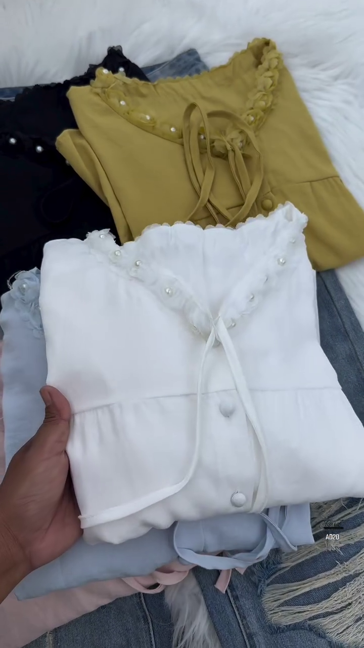 Women’s Floral Appliqué Pearl-Trim Blouse - Image 5