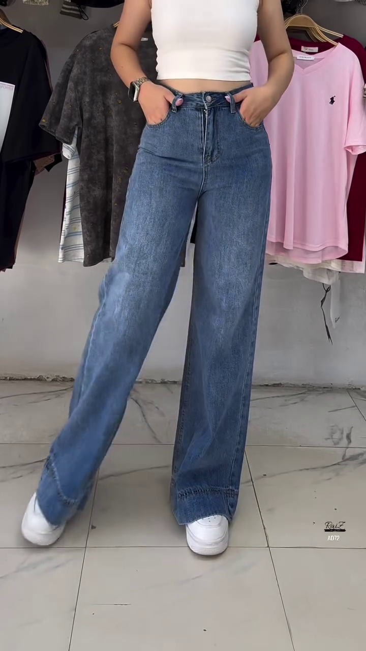 Classic High-Waist Wide-Leg Blue Jeans - Image 4