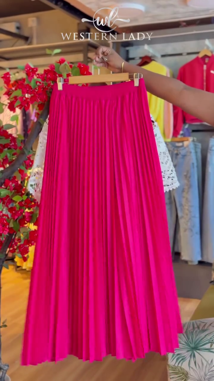 Lace Bloom Top & Fuchsia Pleat Skirt - Image 2