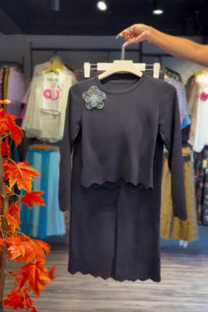 Scallop Bloom Dress in Midnight Black