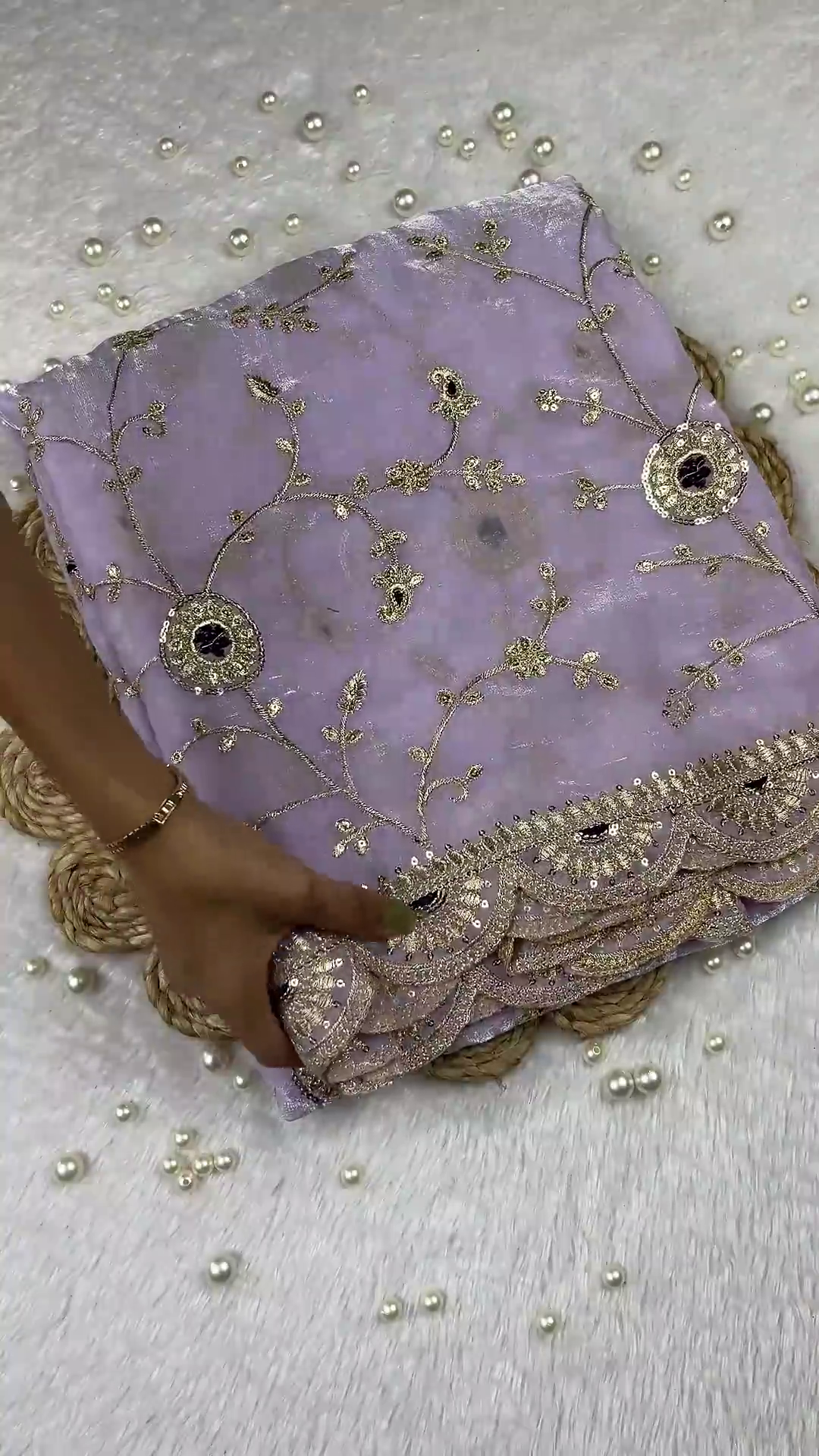 Royal Velvet Grape Blouse with Lilac Organza Saree Set - Image 3