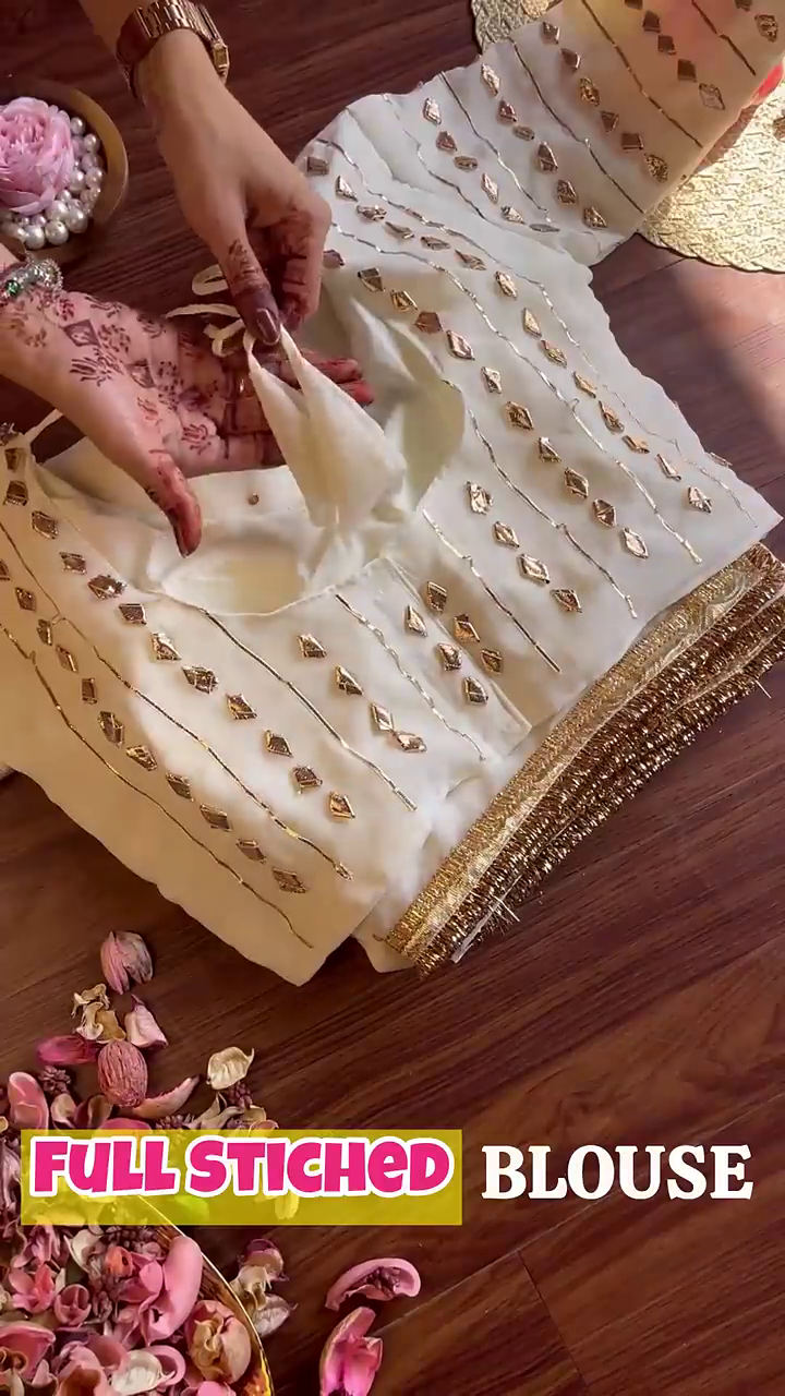 Luminous Cream Saree with Ornate Geometric Artistry - Image 5